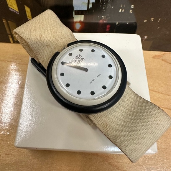 Vintage 80s/90s Pop Swatch - White Face/White Band - Good Condition - Picture 3 of 9